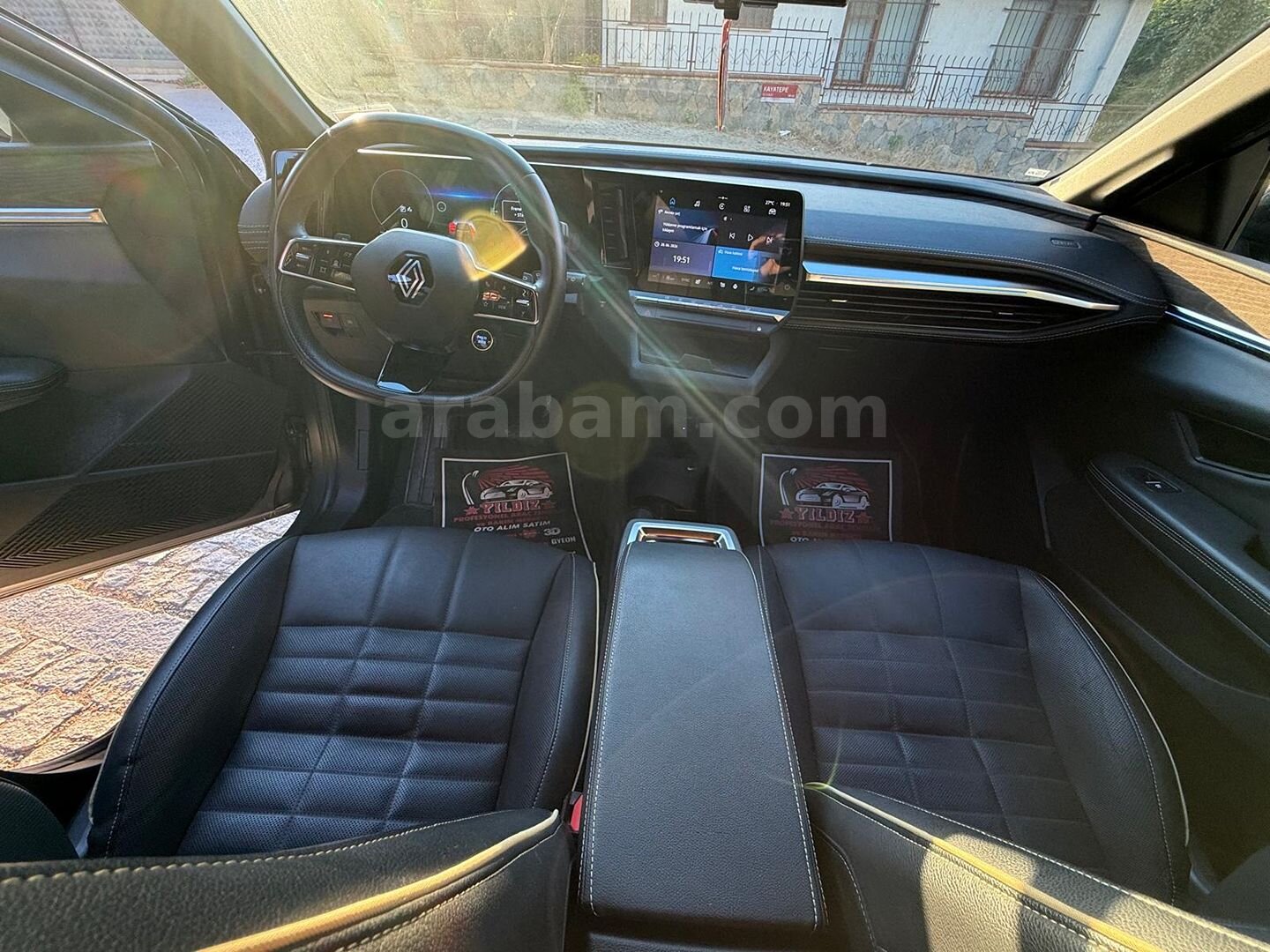 Sahibinden Renault Megane E-Tech Iconic 2023 Model İstanbul 31.000 km Gri (Gümüş) 5