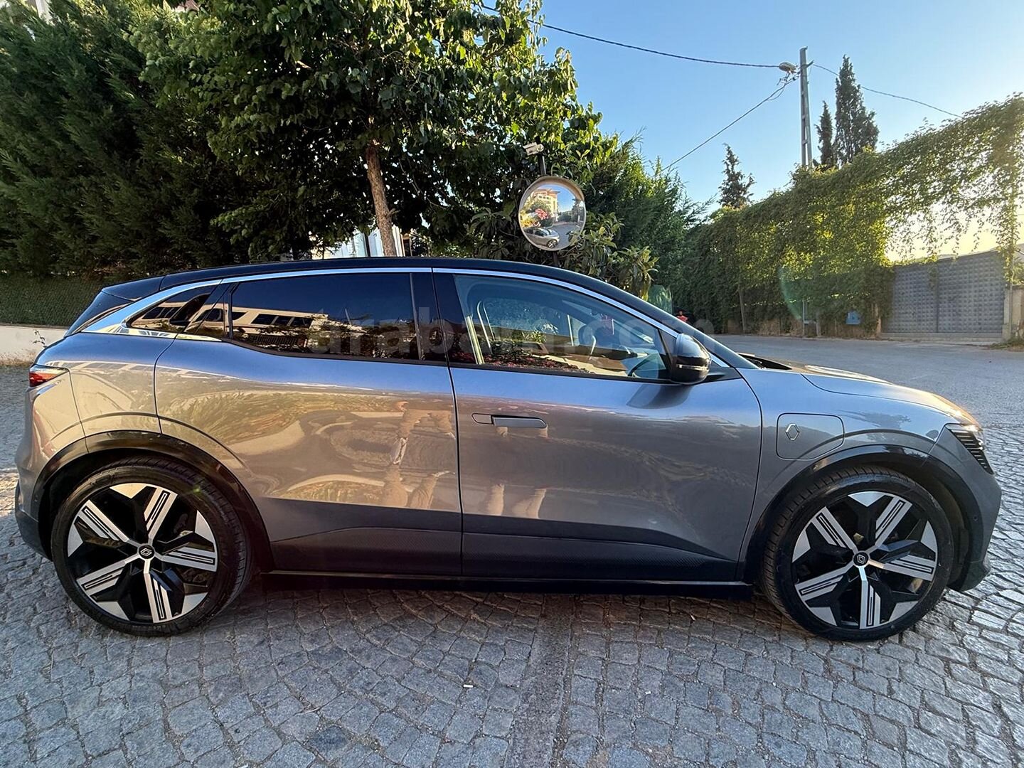 Sahibinden Renault Megane E-Tech Iconic 2023 Model İstanbul 31.000 km Gri (Gümüş) 4