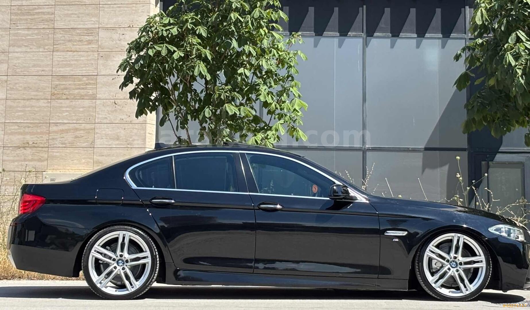 Galeriden BMW 5 Serisi 520d M Sport 2011 Model Ankara 306.000 km Siyah 4