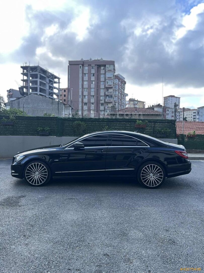 Galeriden Mercedes - Benz CLS 350 CDI Innovation 2011 Model İstanbul 314.000 km Siyah 2