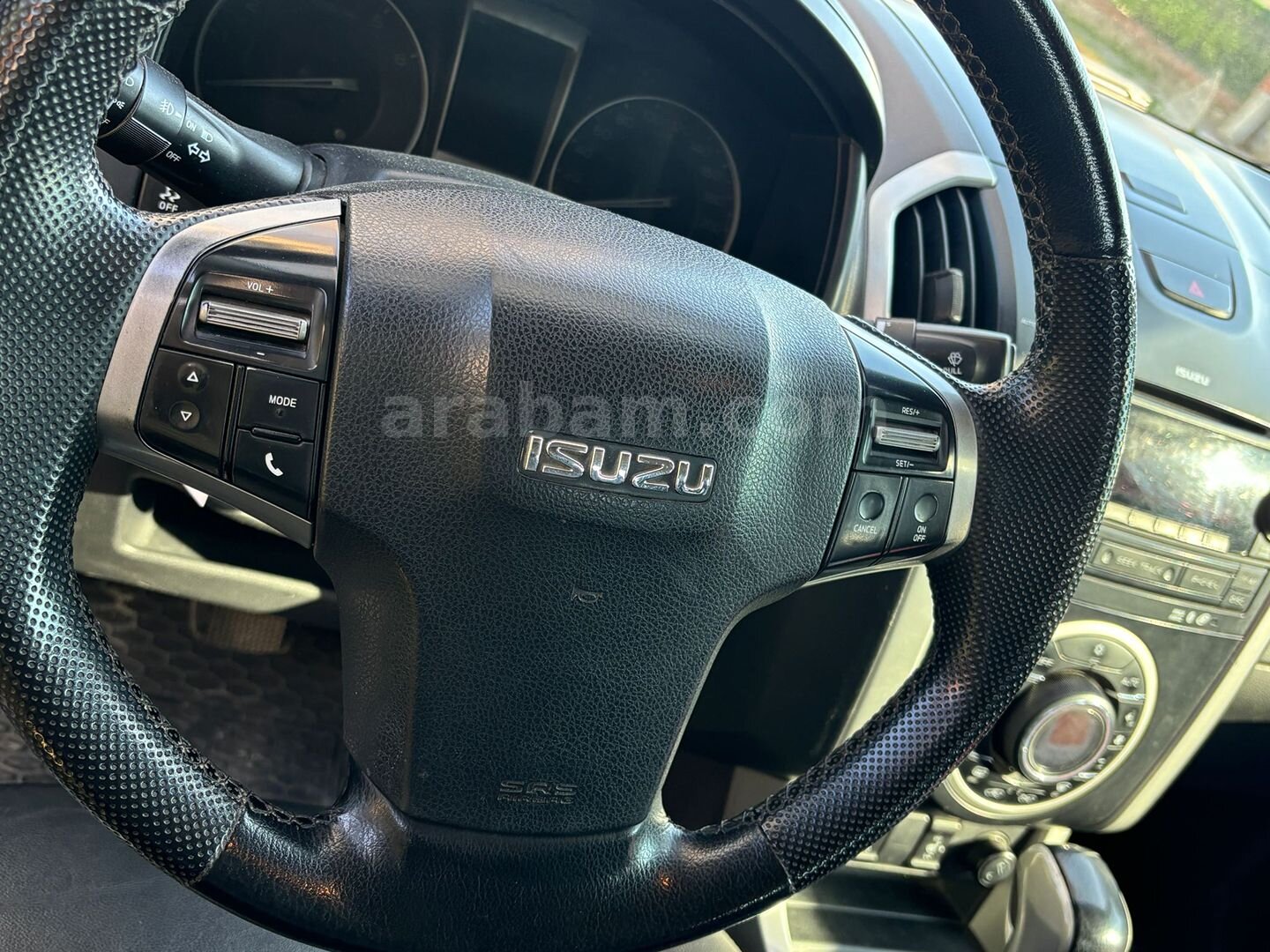 Sahibinden Isuzu D-Max 2.5 4x4 V-Cross 2014 Model Otomatik 3