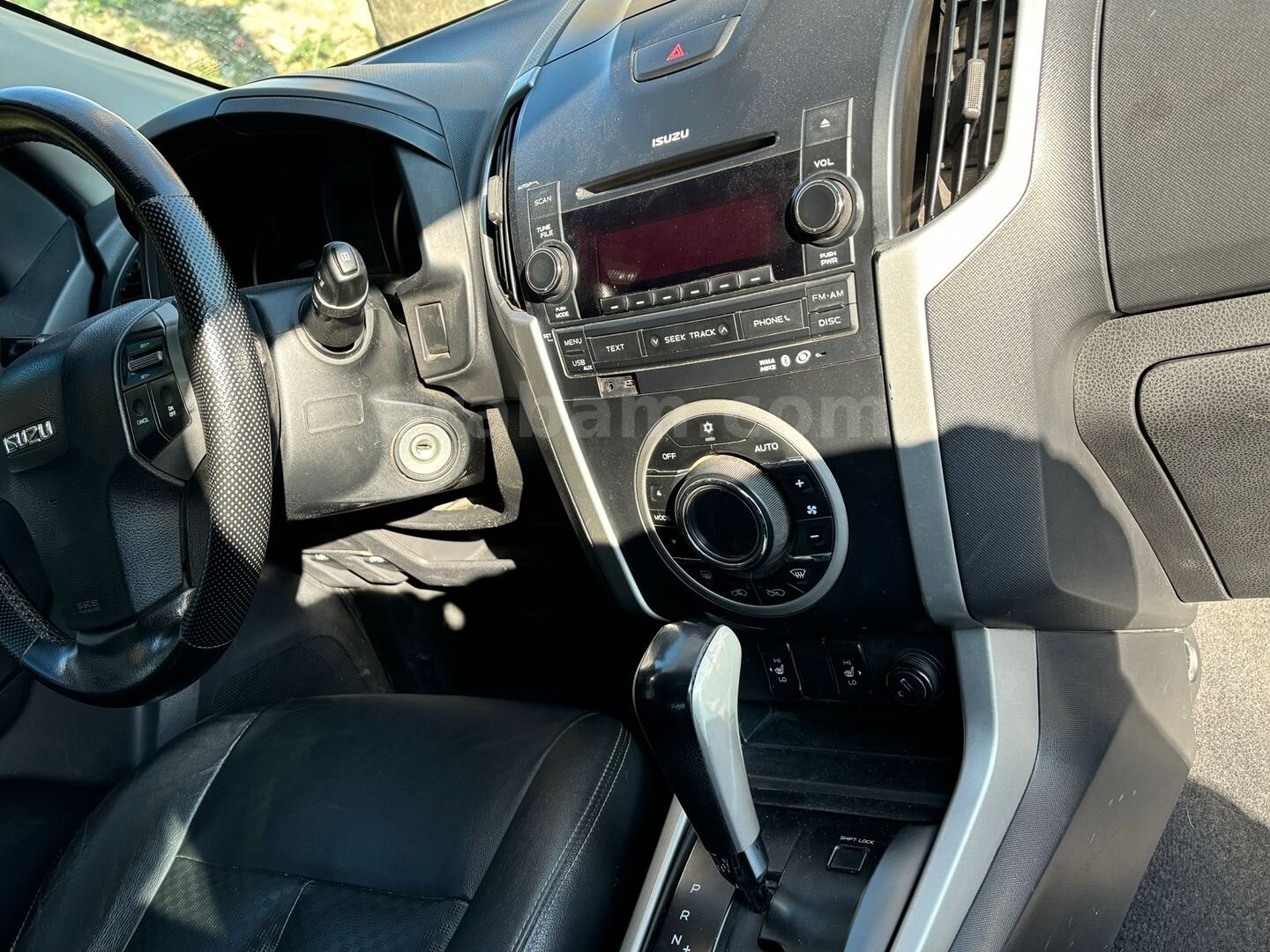 Sahibinden Isuzu D-Max 2.5 4x4 V-Cross 2014 Model Otomatik 2