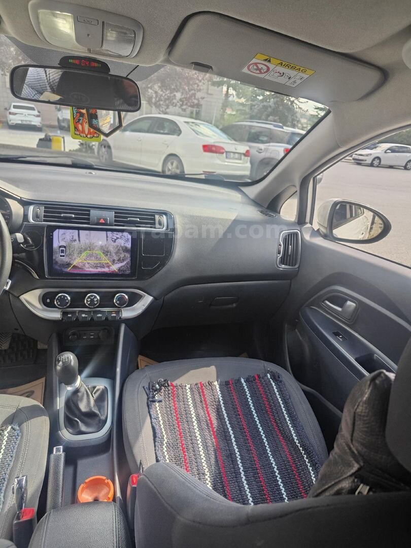 Sahibinden Kia Rio 1.4 CRDi Comfort 2015 Model Yozgat 194.500 km Beyaz 7