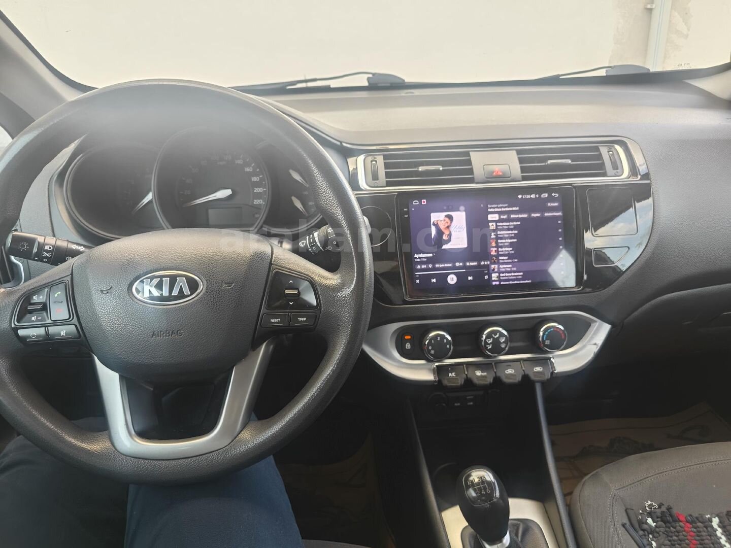 Sahibinden Kia Rio 1.4 CRDi Comfort 2015 Model Yozgat 194.500 km Beyaz 1