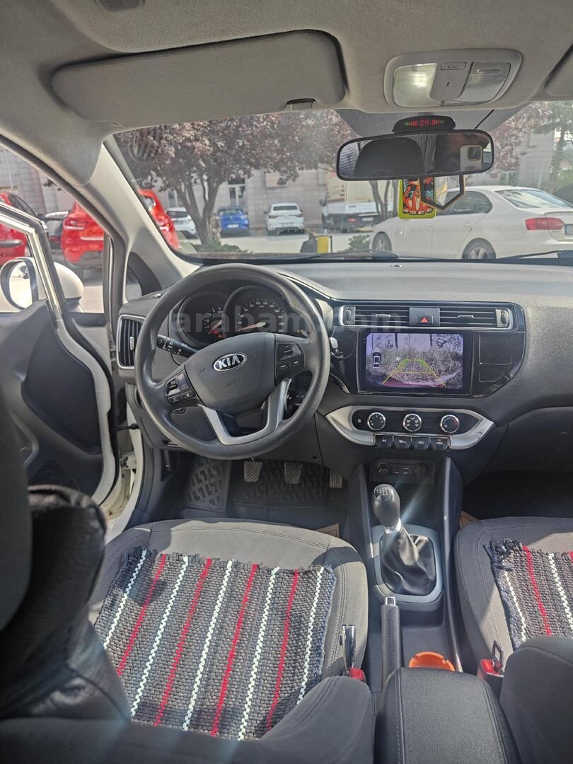 Sahibinden Kia Rio 1.4 CRDi Comfort 2015 Model Yozgat 194.500 km Beyaz 6