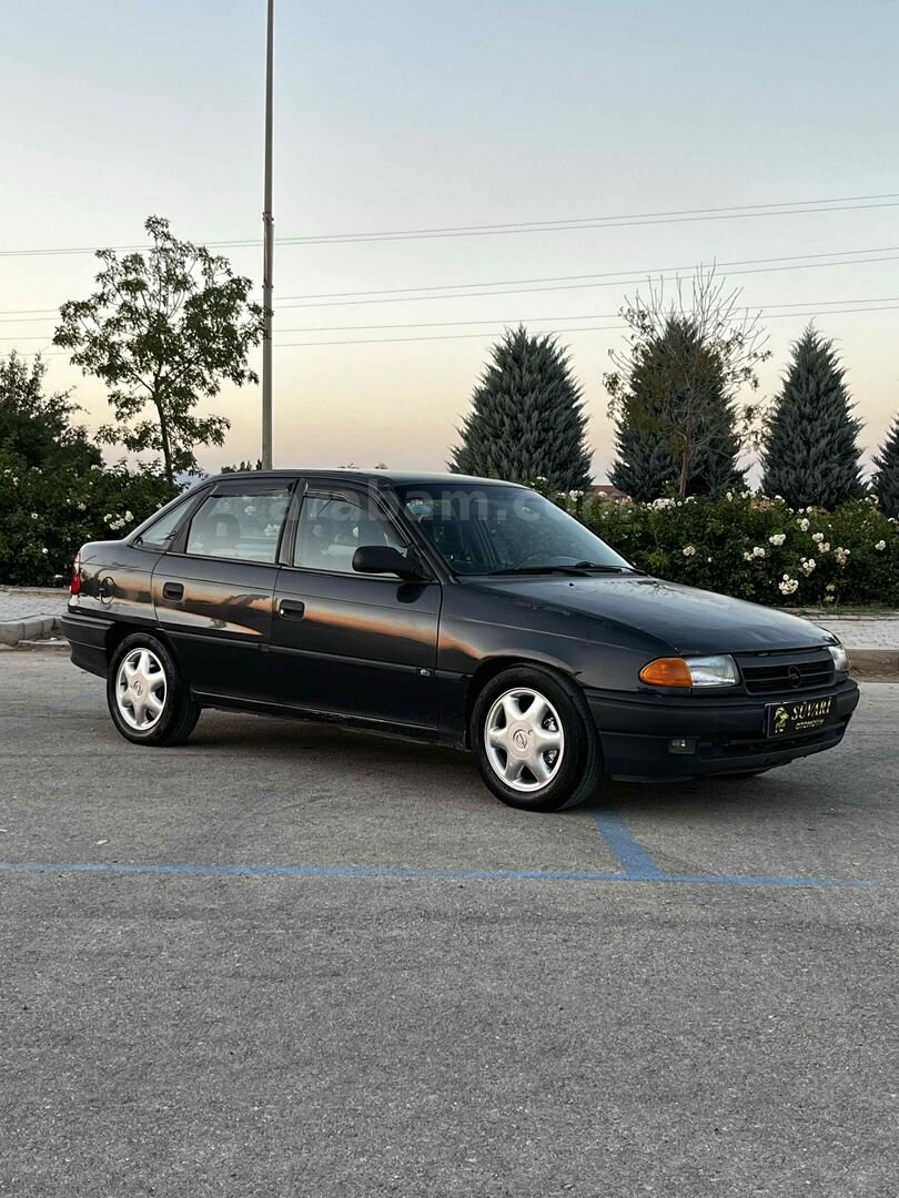 Galeriden Opel Astra 1.6 GLS 1998 Model Karaman 390.000 km Füme 2