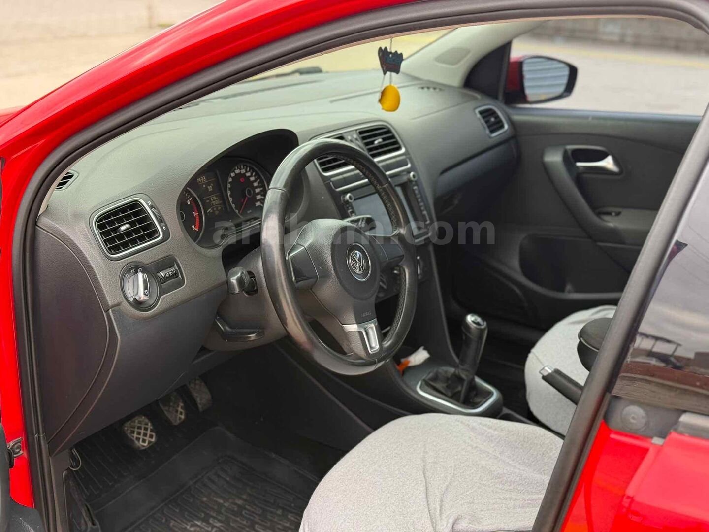 Galeriden Volkswagen Polo 1.4 Comfortline 2011 Model Bursa 185.000 km Kırmızı 5