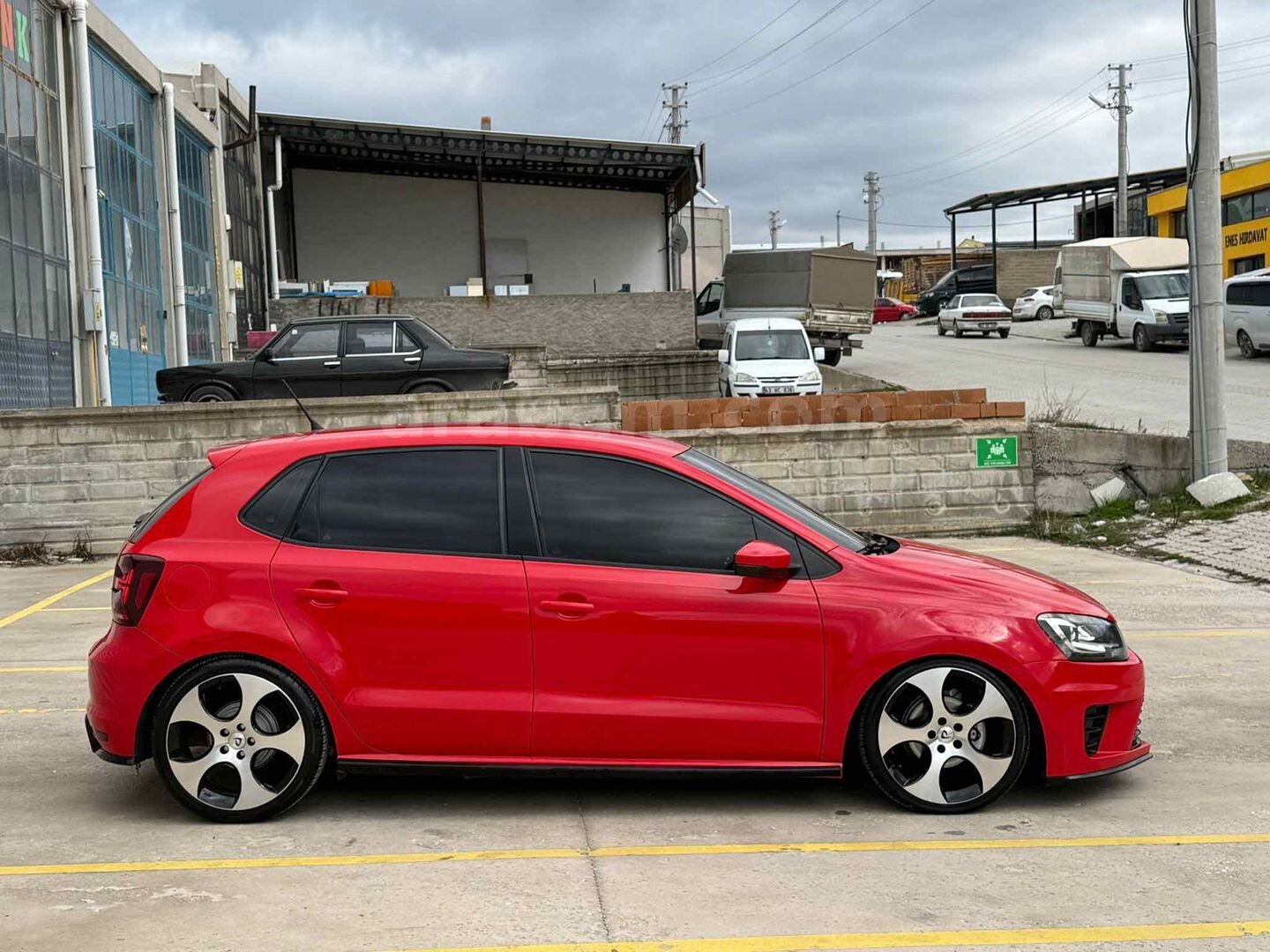 Galeriden Volkswagen Polo 1.4 Comfortline 2011 Model Bursa 185.000 km Kırmızı 2