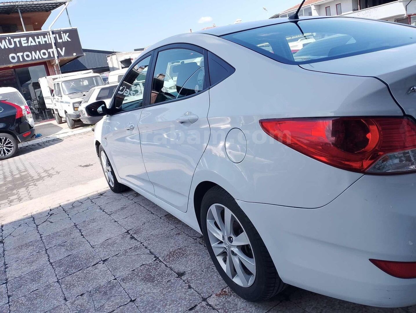 Galeriden Hyundai Accent Blue 1.6 CRDI Mode Plus 2017 Model Eskişehir 197.000 km Beyaz 7