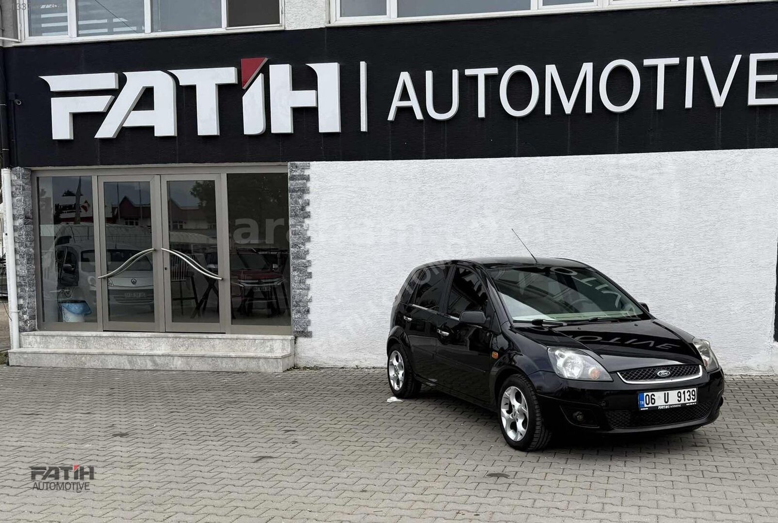 Galeriden Ford Fiesta 1.6 Comfort 2006 Model Eskişehir 214.000 km Siyah 1