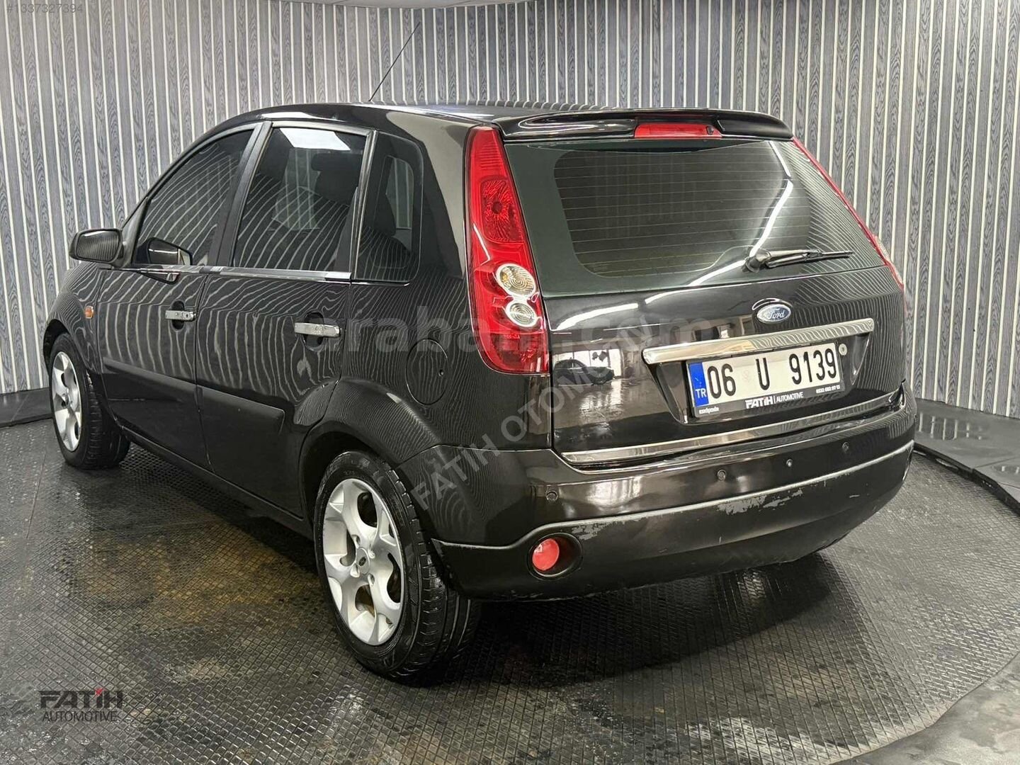 Galeriden Ford Fiesta 1.6 Comfort 2006 Model Eskişehir 214.000 km Siyah 7