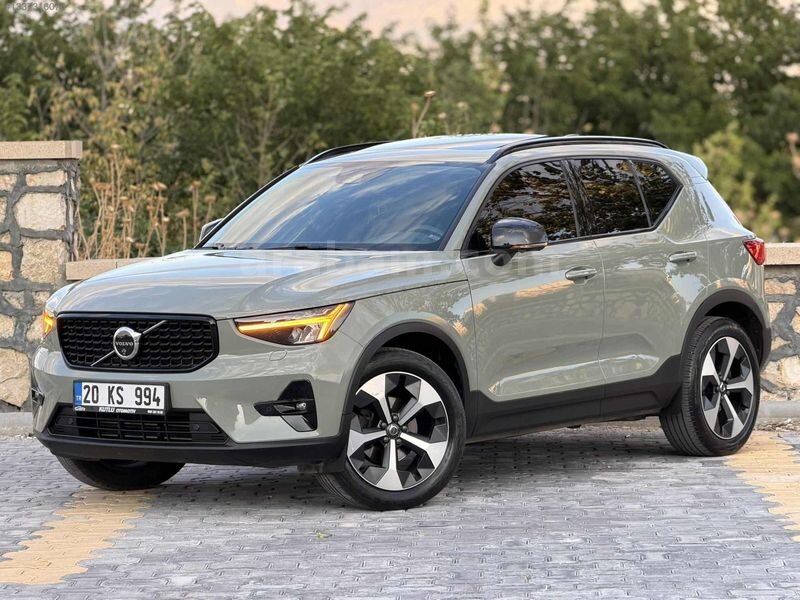 İLK EL 2023 VOLVO CX40 PLUS DARK 360K H.KARDON SERVİS B.