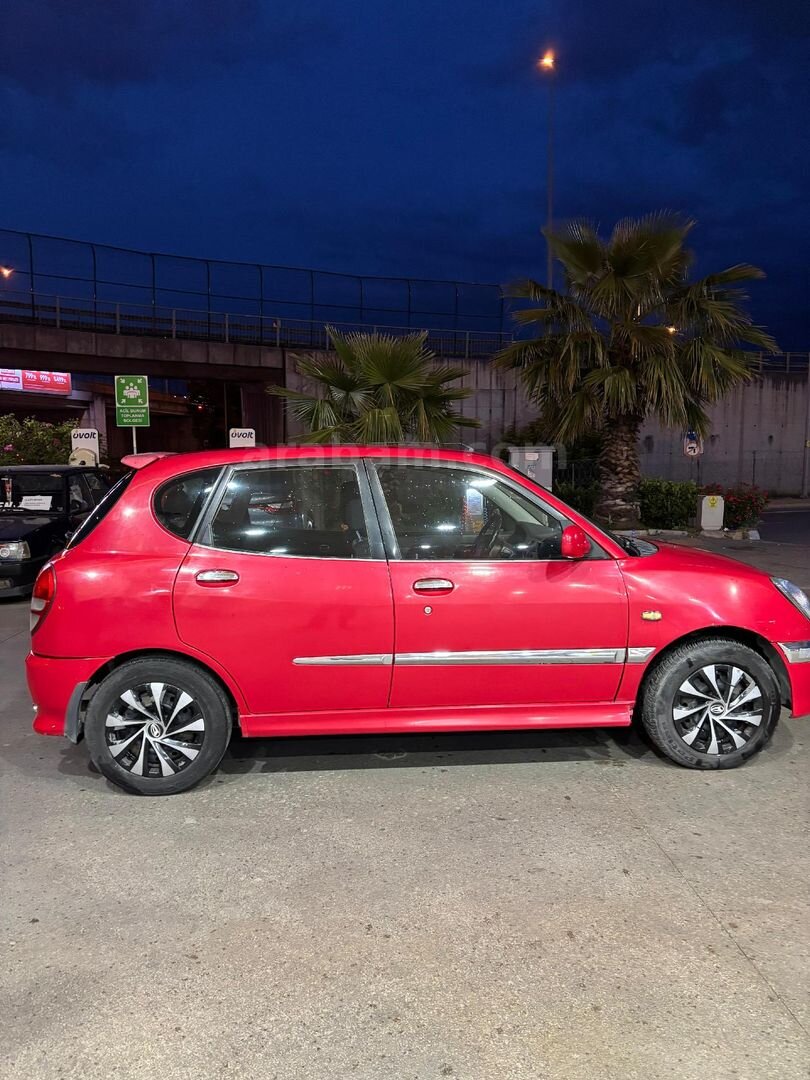 Sahibinden Daihatsu Sirion 1.3 2003 Model İstanbul 242.000 km Kırmızı 3