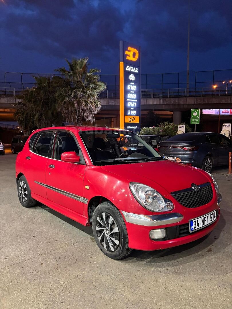 Sahibinden Daihatsu Sirion 1.3 2003 Model İstanbul 242.000 km Kırmızı 1