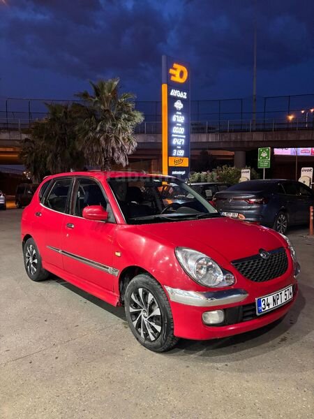 Sahibinden Daihatsu Sirion 1.3 2003 Model İstanbul 242.000 km Kırmızı