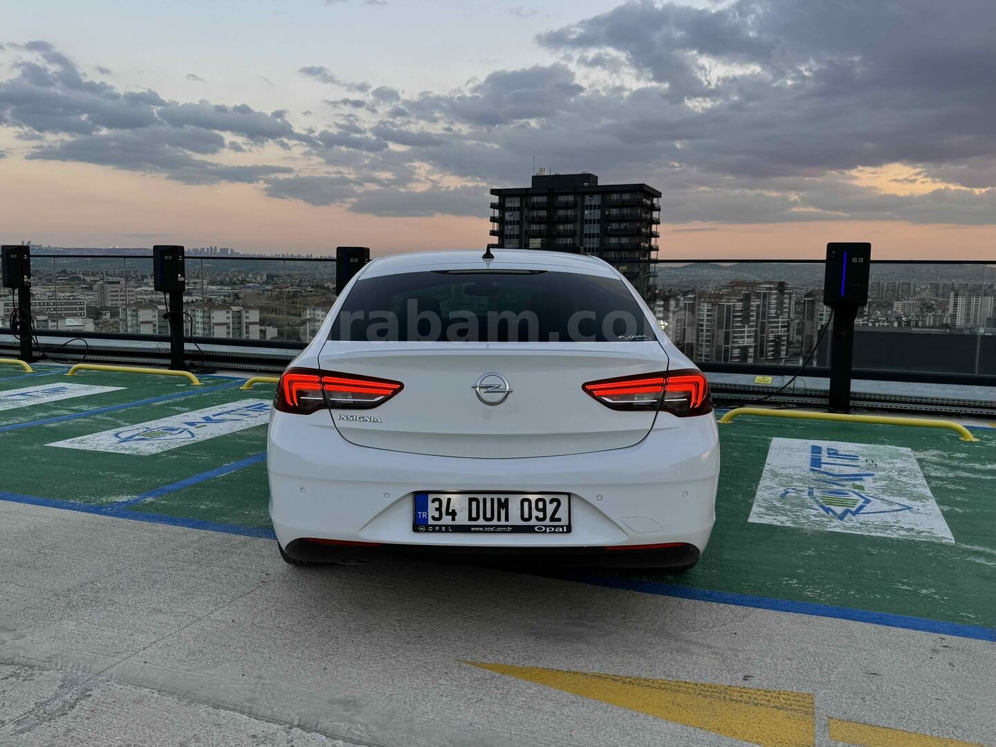 Galeriden Opel Insignia 1.5 d Edition 2021 Model Ankara 161.500 km Beyaz 7