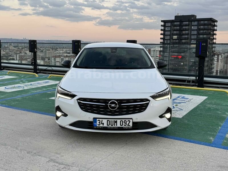 Galeriden Opel Insignia 1.5 d Edition 2021 Model Ankara 161.500 km Beyaz