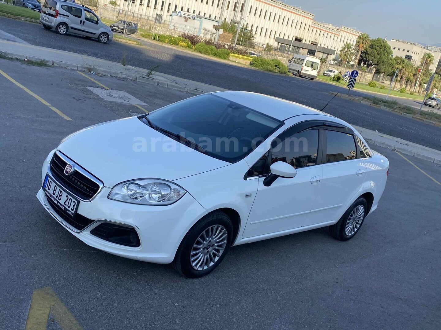 DEĞİŞENSİZ FİAT LİNEA 1.3 MULTİJET 2017 MODEL KM 185 BİNDE