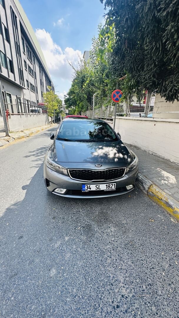 Sahibinden Kia Cerato 1.6 CRDi Concept Plus 2016 Model İstanbul 137.000 km Füme 4