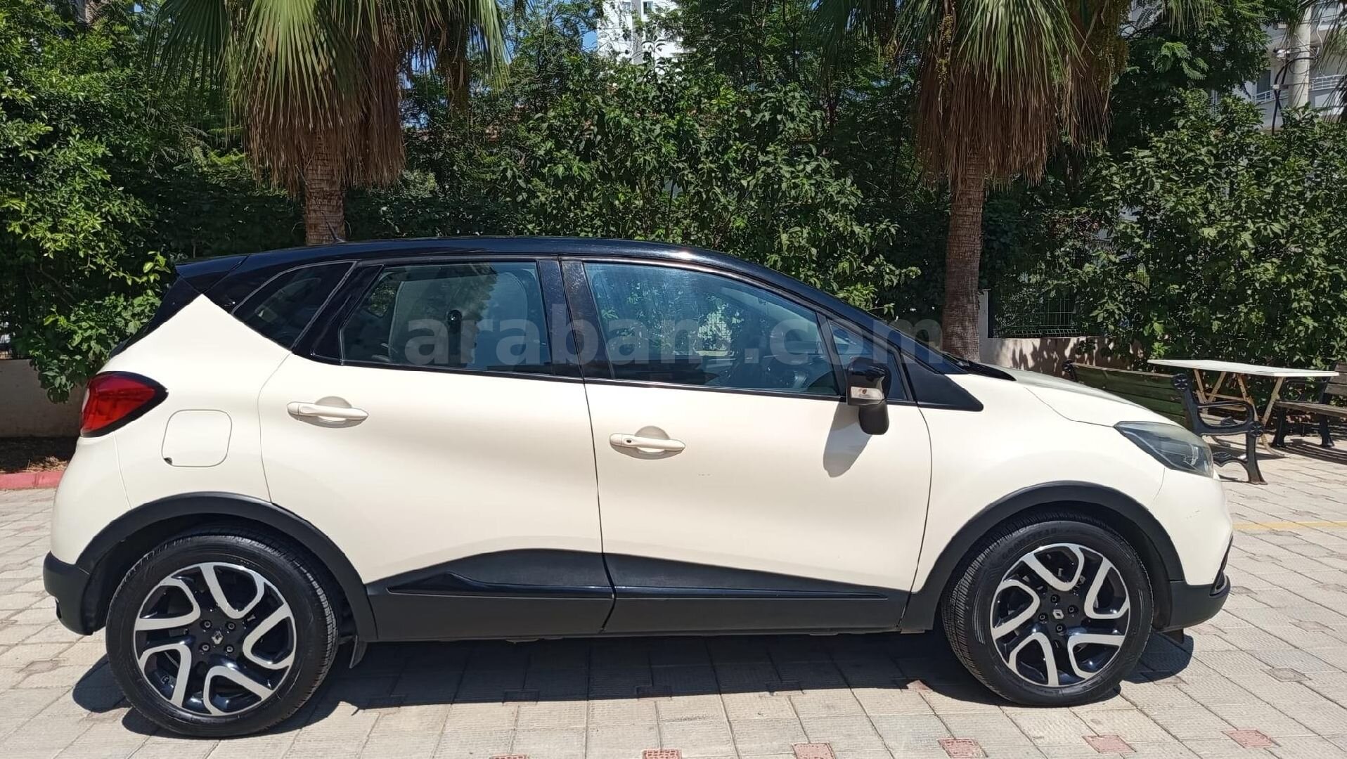 Sahibinden Renault Captur 1.2 TCe Icon 2013 Model Acil 3