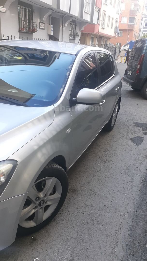 Sahibinden Kia Ceed 1.6 CRDi Motion 2011 Model İstanbul 214.000 km Gri (Gümüş) 5
