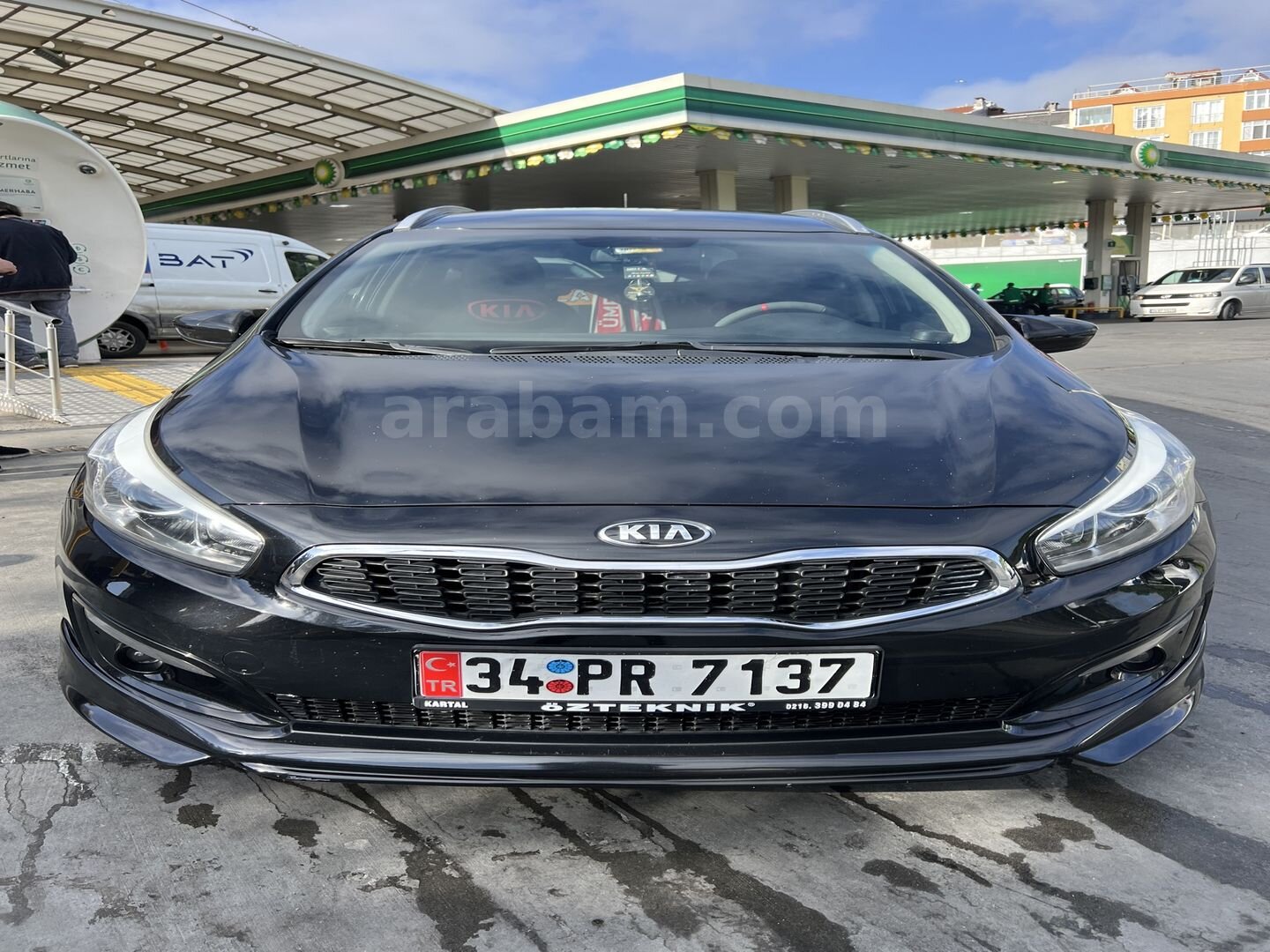 Sahibinden Kia Ceed 1.6 CRDi Comfort SW 2015 Model İstanbul 209.000 km Siyah 1