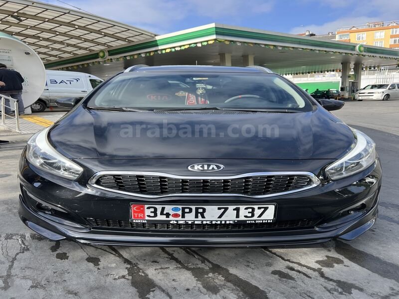 Sahibinden Kia Ceed 1.6 CRDi Comfort SW 2015 Model İstanbul 209.000 km Siyah