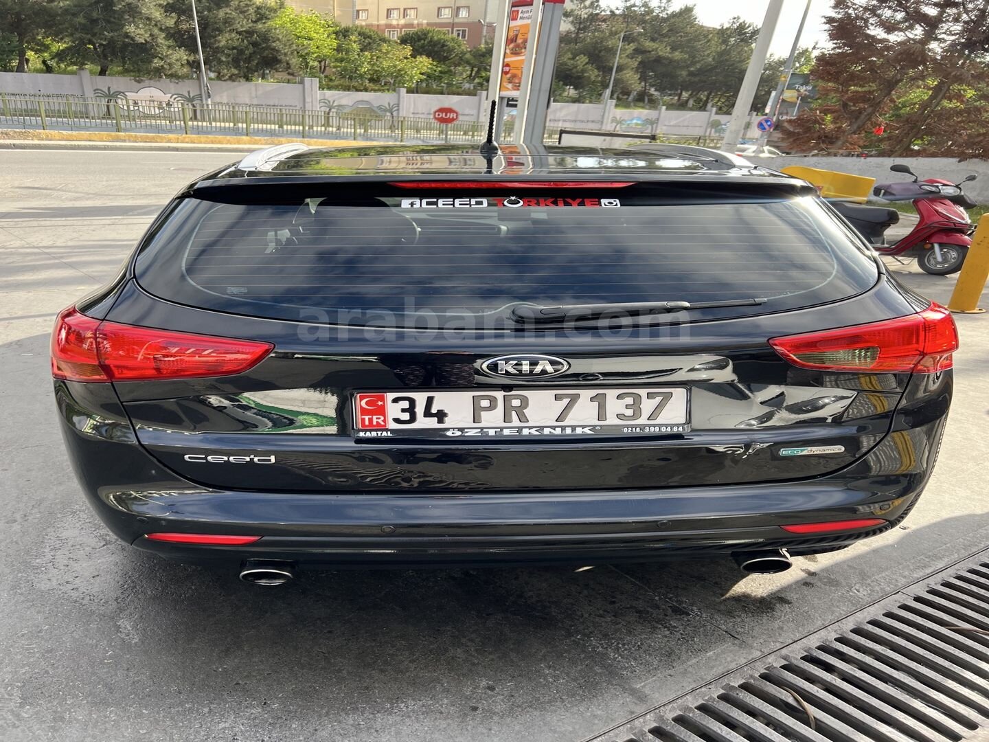 Sahibinden Kia Ceed 1.6 CRDi Comfort SW 2015 Model İstanbul 209.000 km Siyah 2