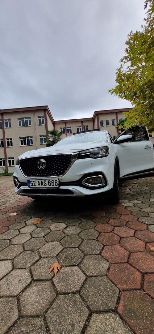 Sahibinden MG HS 1.5 T-GDI Luxury 2023 Model Ordu 42.800 km Beyaz 7