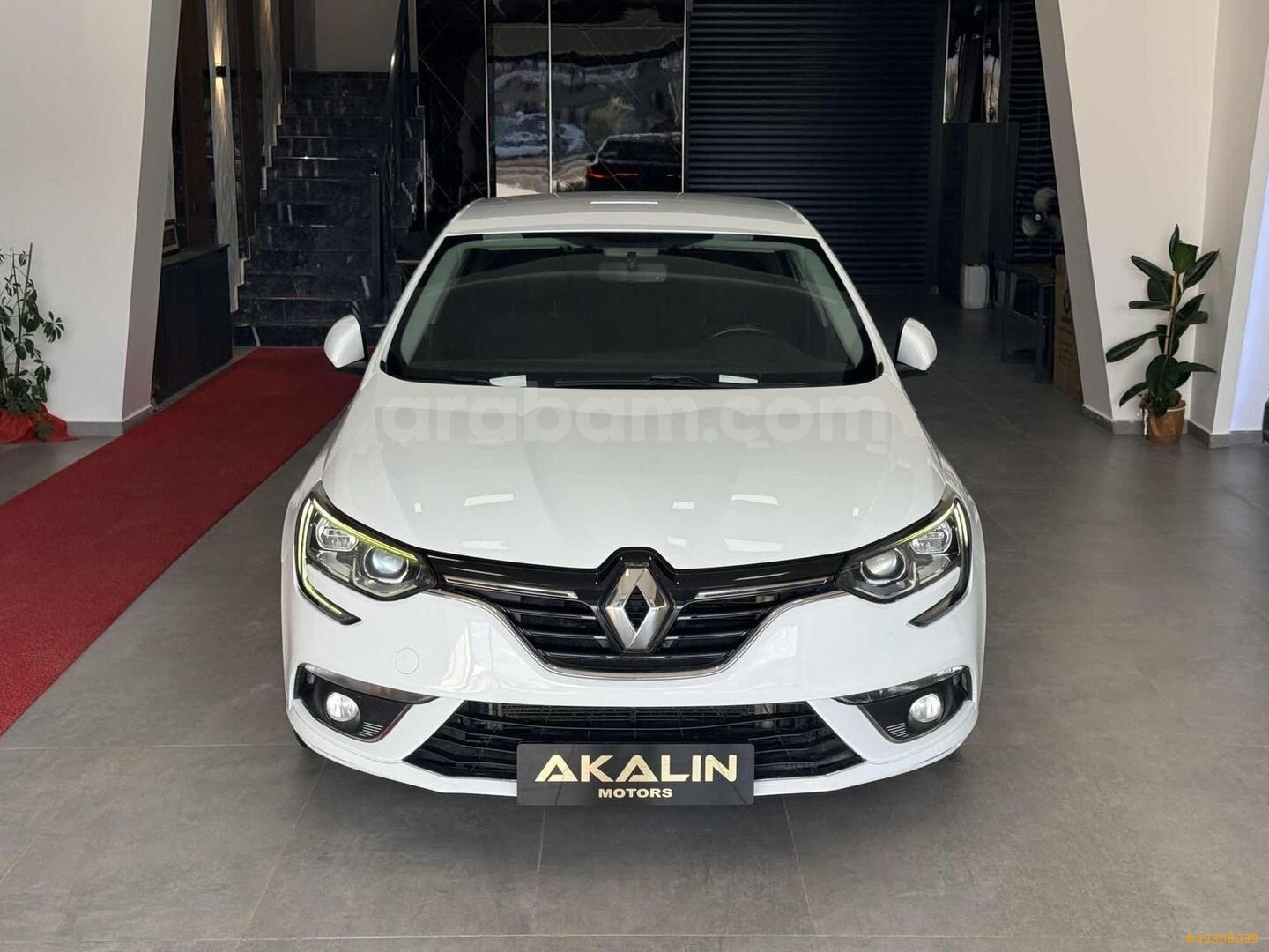 Galeriden Renault Megane 1.5 Blue DCI Touch 2020 Model Aksaray 130.000 km Beyaz 1