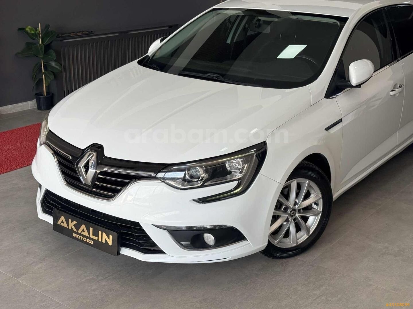 Galeriden Renault Megane 1.5 Blue DCI Touch 2020 Model Aksaray 130.000 km Beyaz 6