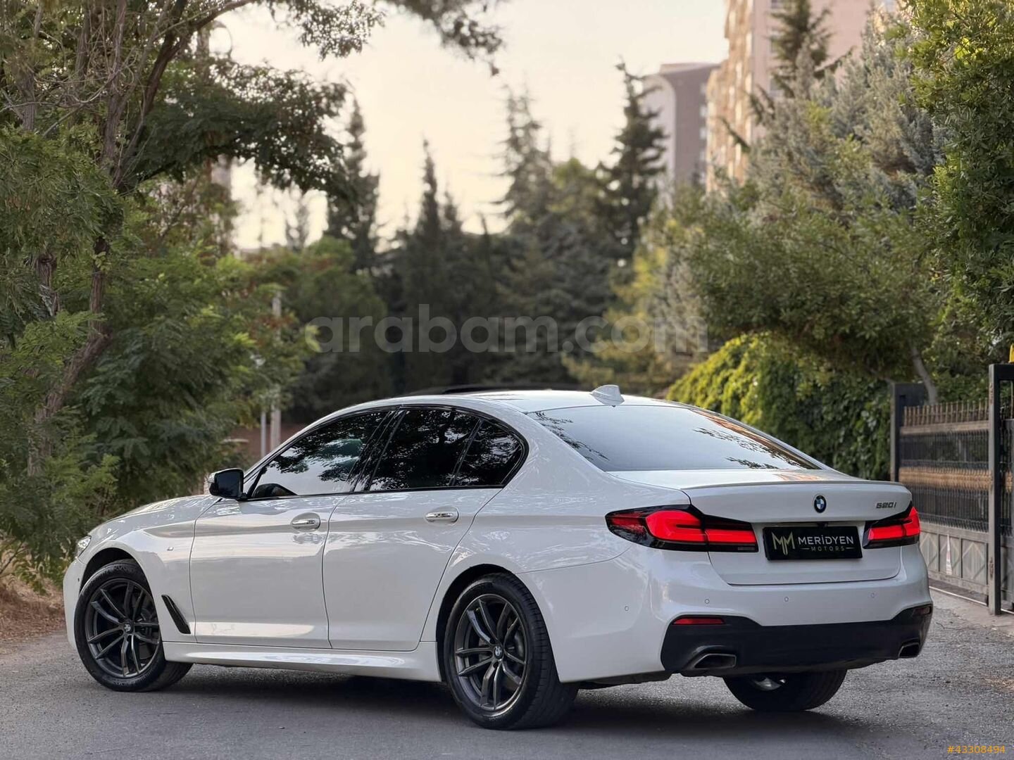 Galeriden BMW 5 Serisi 520i Executive M Sport 2017 Model Kahramanmaraş 230.000 km Beyaz 6