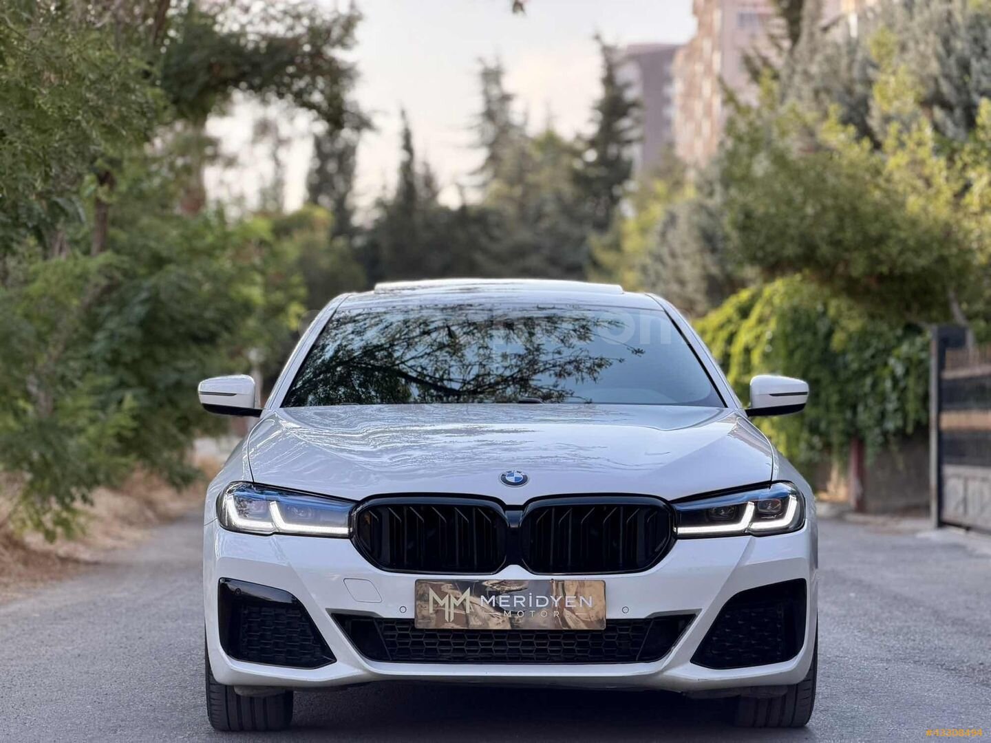 Galeriden BMW 5 Serisi 520i Executive M Sport 2017 Model Kahramanmaraş 230.000 km Beyaz 1