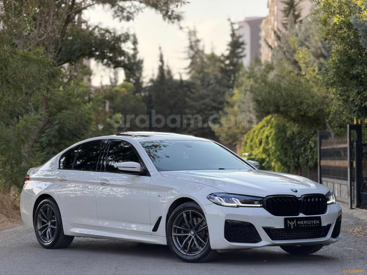 Galeriden BMW 5 Serisi 520i Executive M Sport 2017 Model Kahramanmaraş 230.000 km Beyaz 2