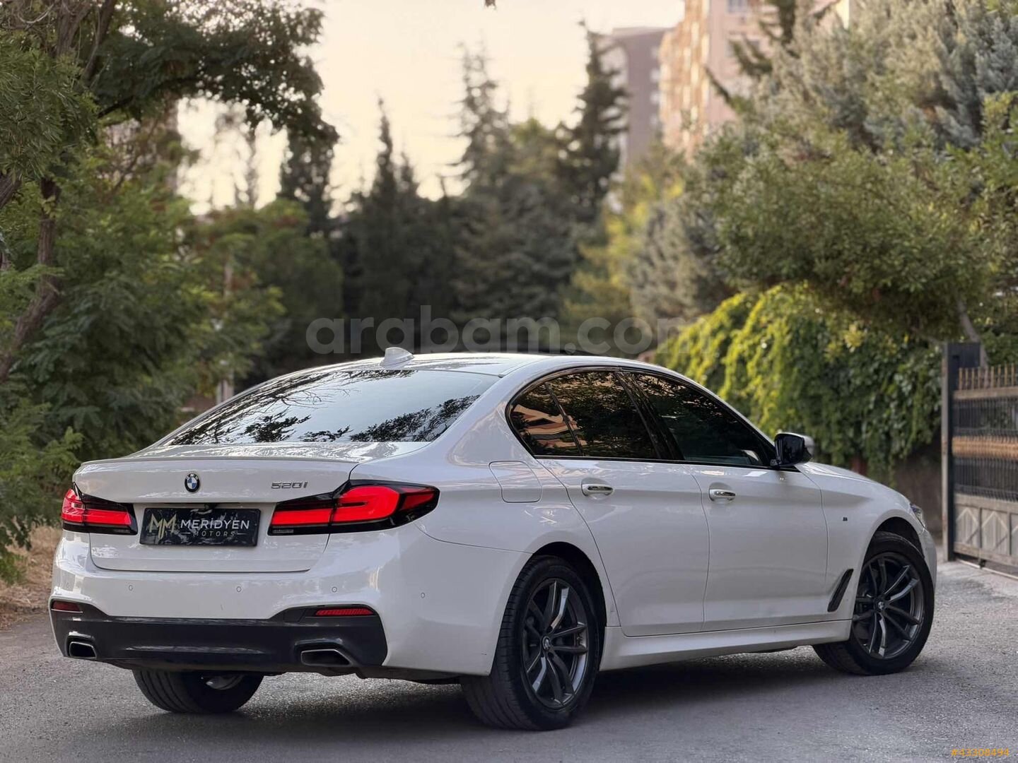 Galeriden BMW 5 Serisi 520i Executive M Sport 2017 Model Kahramanmaraş 230.000 km Beyaz 5