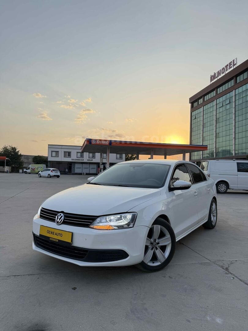 Galeriden Volkswagen Jetta 1.6 TDi Comfortline 2013 Model Şırnak 217.500 km Beyaz 2