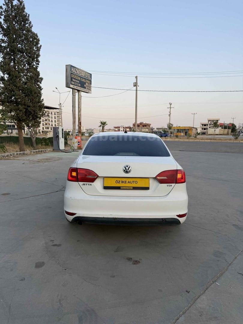 Galeriden Volkswagen Jetta 1.6 TDi Comfortline 2013 Model Şırnak 217.500 km Beyaz 6