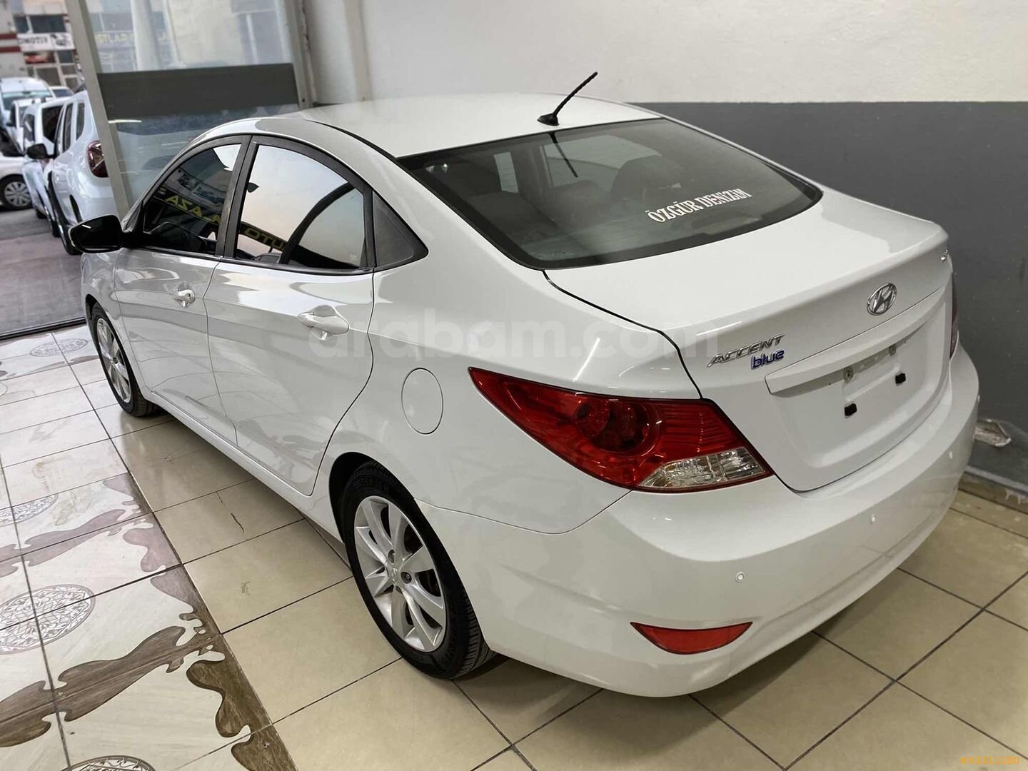 Galeriden Hyundai Accent Blue 1.6 CRDI Mode Plus 2018 Model Gaziantep 281.000 km Beyaz 2