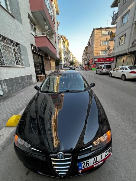 Sahibinden Alfa Romeo 156 1.6 TS Progression 2005 Model 225.000 km Siyah 3