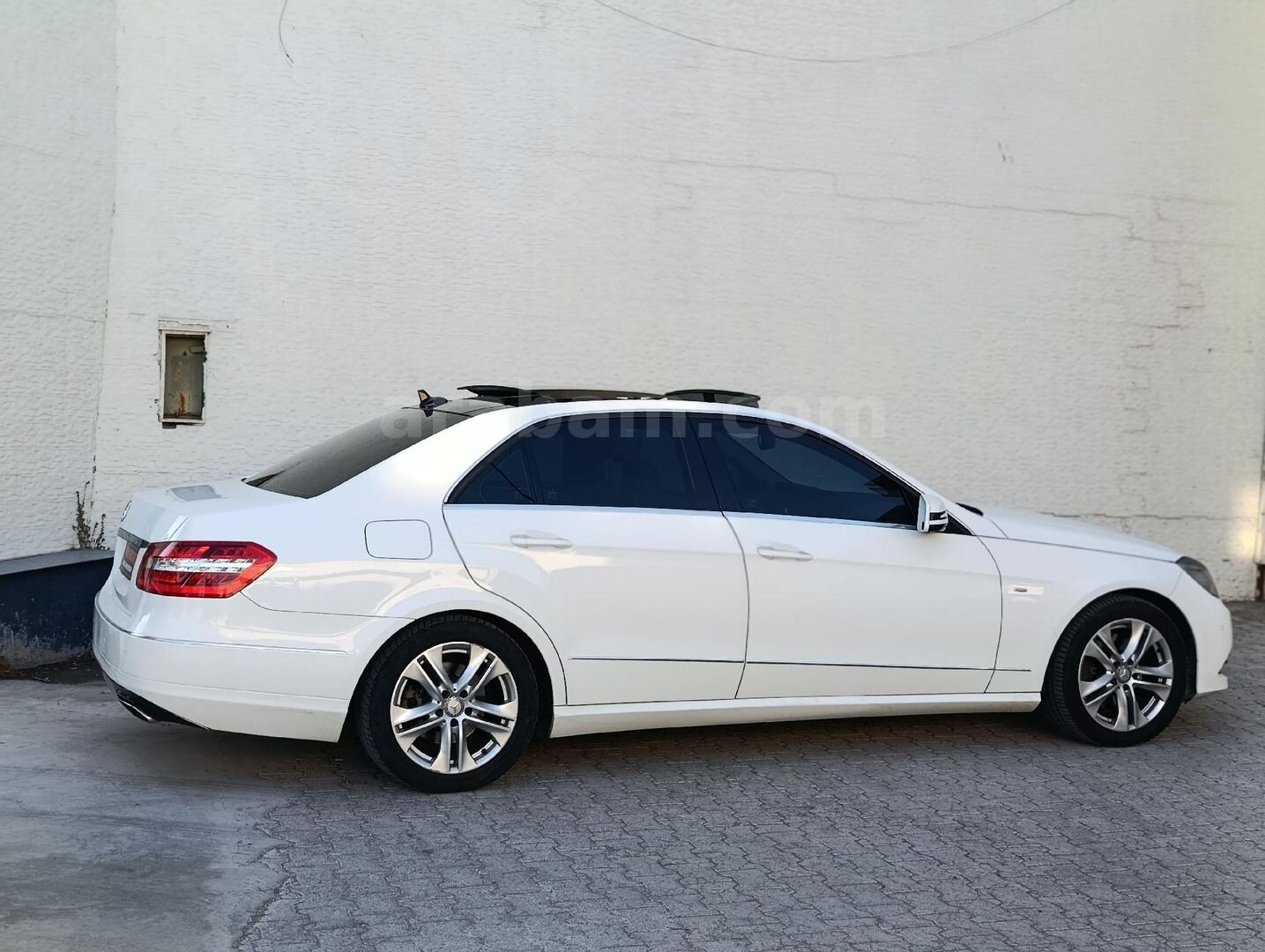 Galeriden Mercedes - Benz E 250 CGI AMG Premium 2013 Model İzmir 178.000 km Beyaz 6