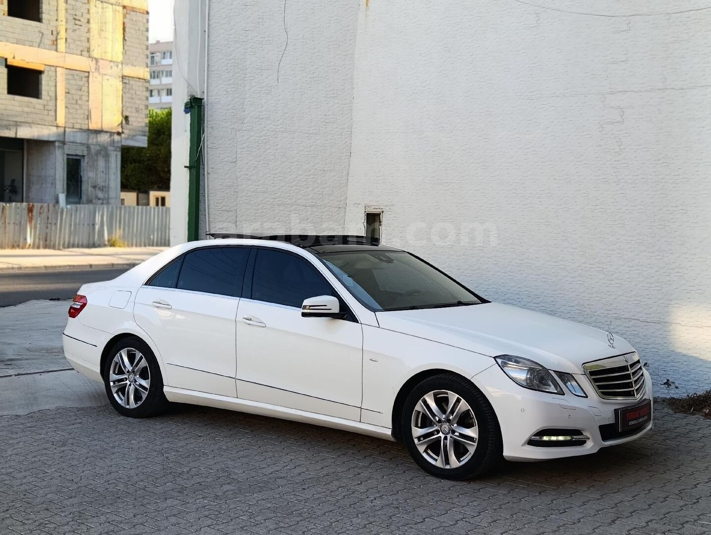 Galeriden Mercedes - Benz E 250 CGI AMG Premium 2013 Model İzmir 178.000 km Beyaz 4