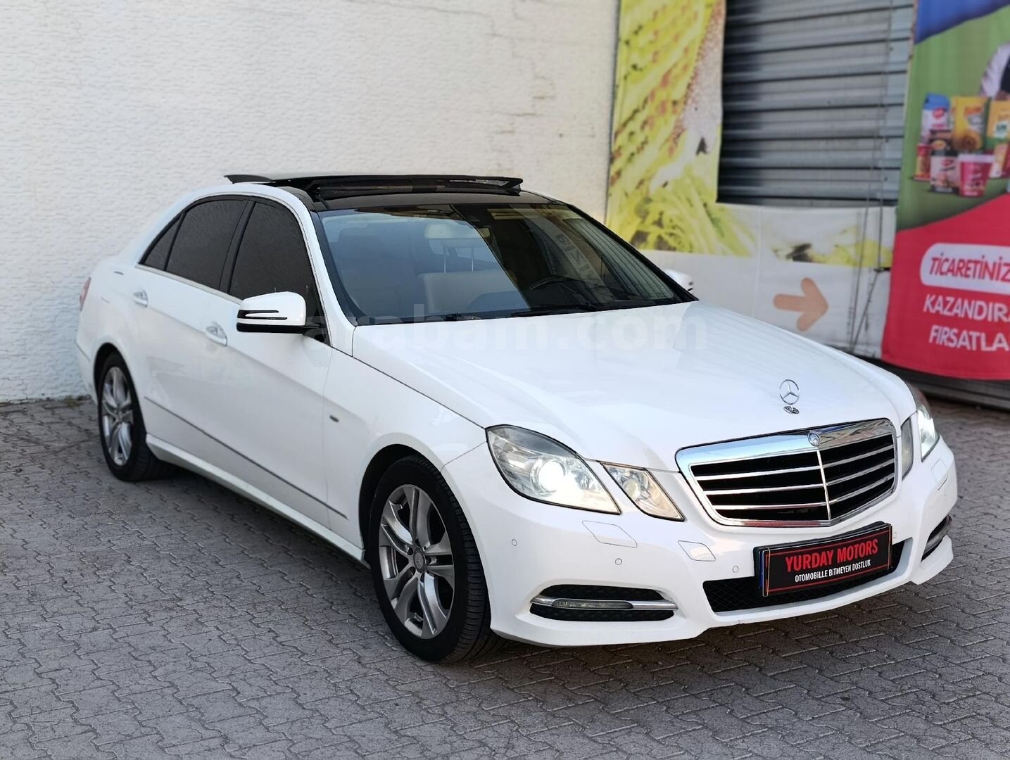 Galeriden Mercedes - Benz E 250 CGI AMG Premium 2013 Model İzmir 178.000 km Beyaz 3