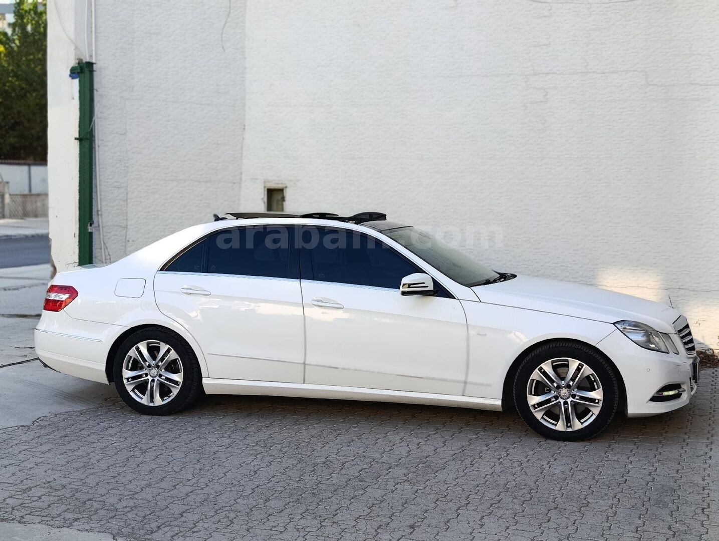 Galeriden Mercedes - Benz E 250 CGI AMG Premium 2013 Model İzmir 178.000 km Beyaz 5