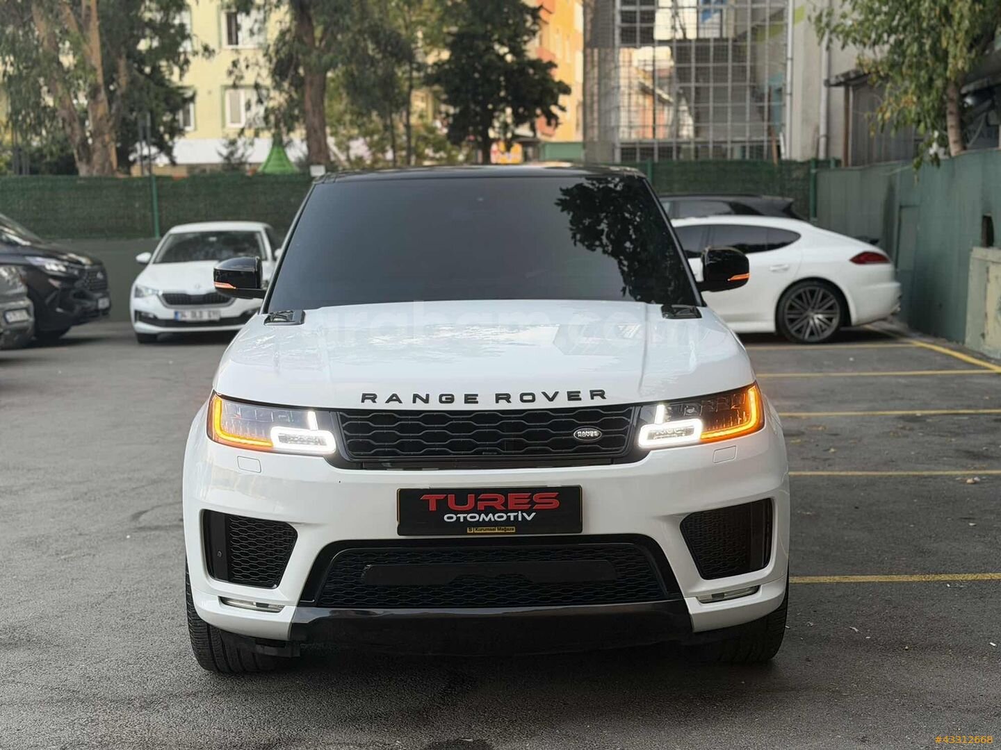 TURES OTOMOTİVDEN 2013 ORJ RANGE ROVER. 2.050.000 TL KREDİ 36 AY 1