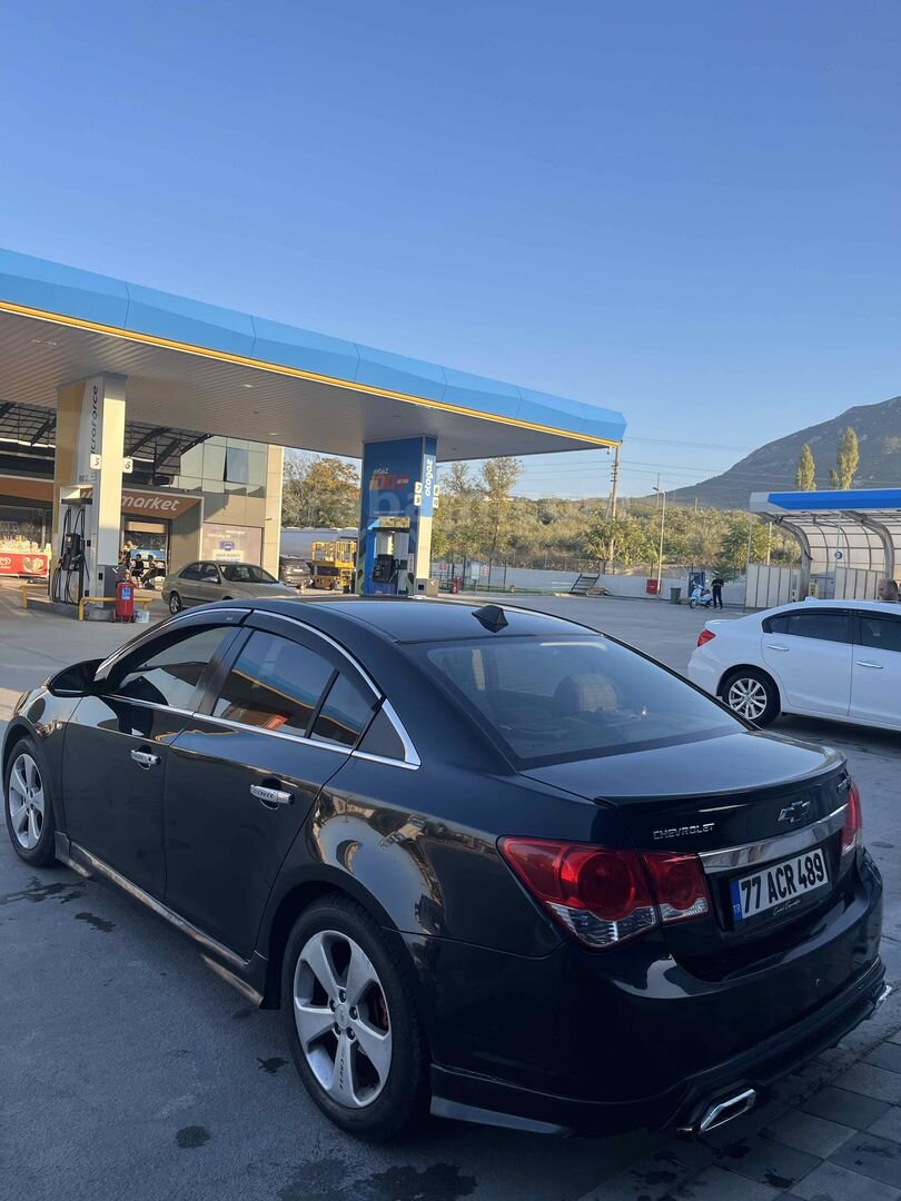 Sahibinden Chevrolet Cruze 1.6 LS Plus 2011 Model Manisa 208.000 km Siyah 3