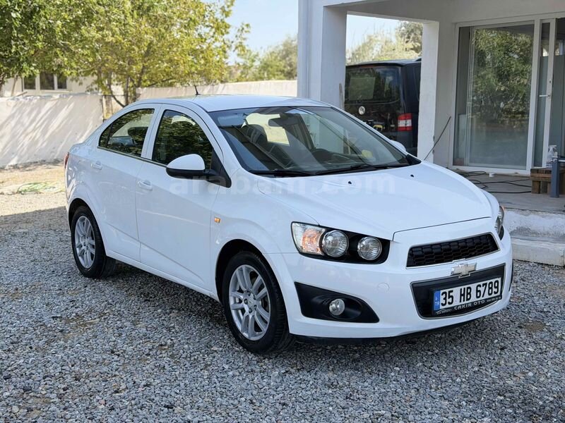 Galeriden Chevrolet Aveo 1.3 D LTZ 2012 Model İzmir 390.000 km Beyaz