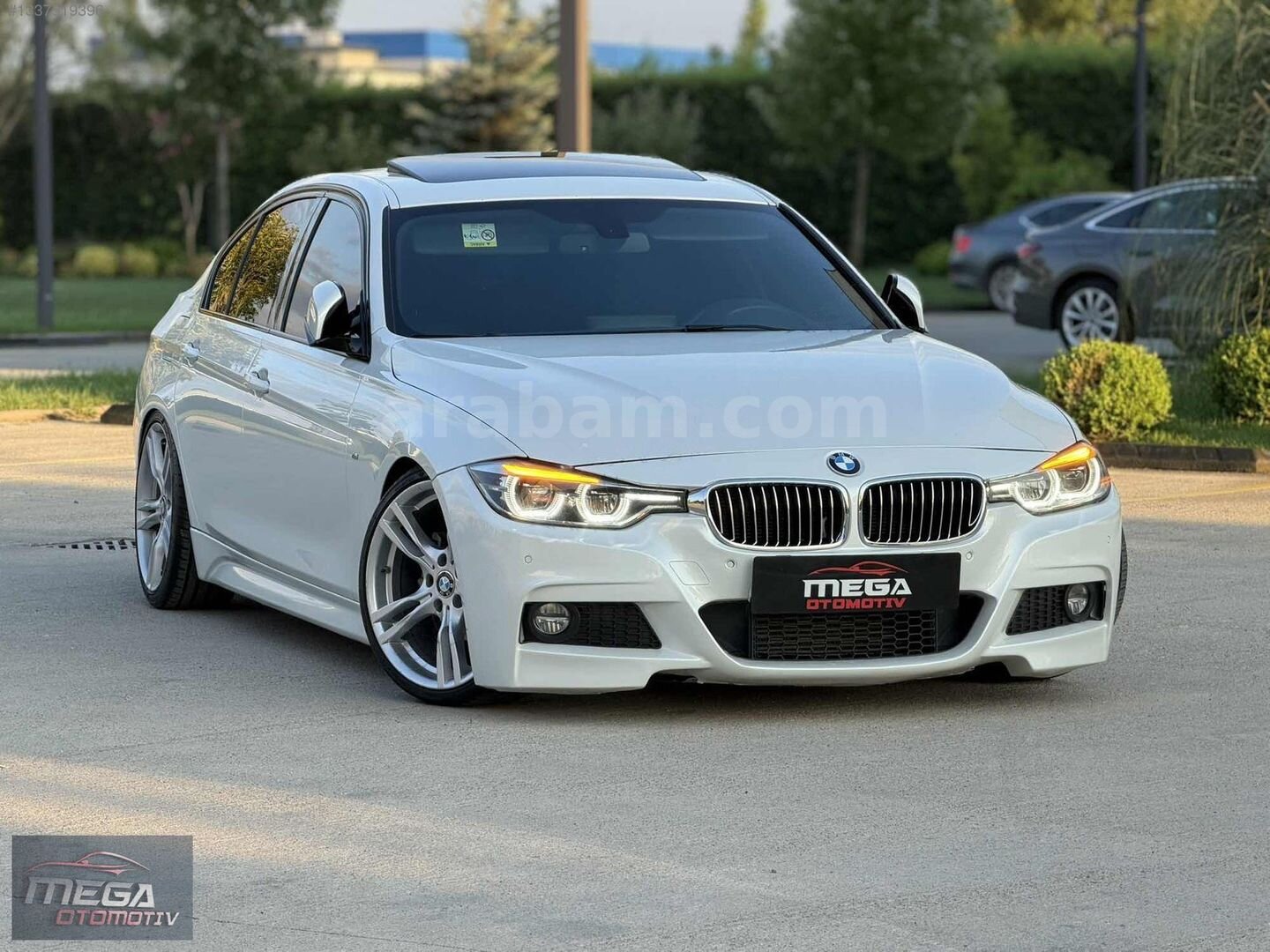 Galeriden BMW 3 Serisi 320i ED 40th Year Edition 2016 Model Sakarya 228.000 km Beyaz 1