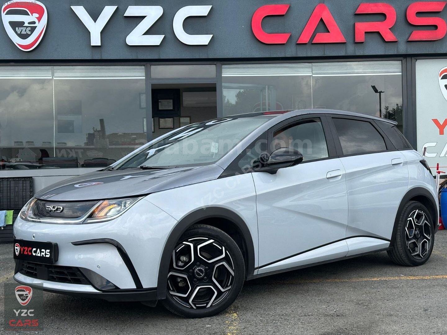 Galeriden BYD Dolphin Standart 2024 Model İstanbul 25.000 km Gri 1