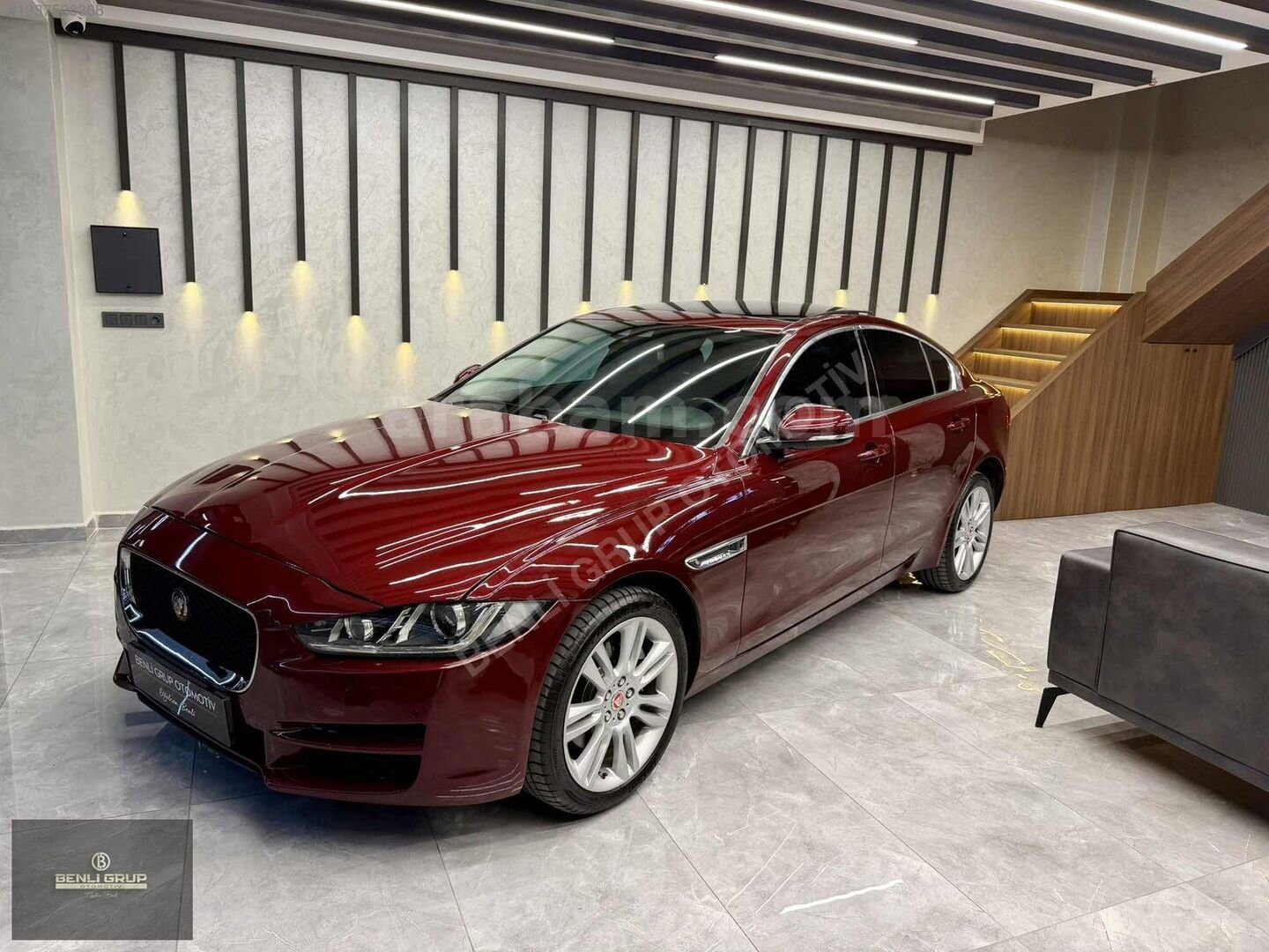 Galeriden Jaguar XE 2.0 Prestige 2015 Model Ankara 90.000 km Bordo 3
