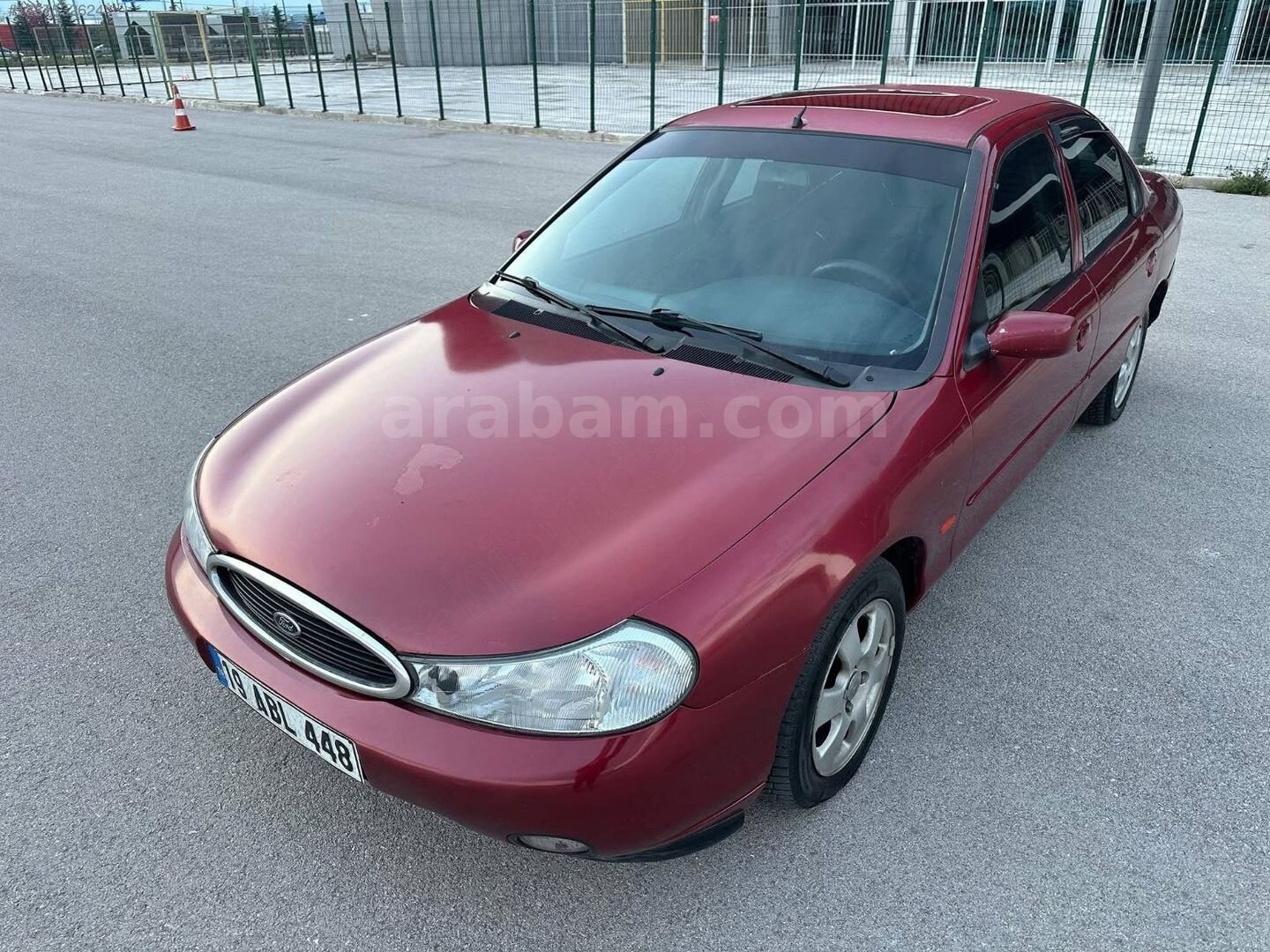 Galeriden Ford Mondeo 2.0 Ghia 1997 Model Çorum 410.000 km Bordo 3